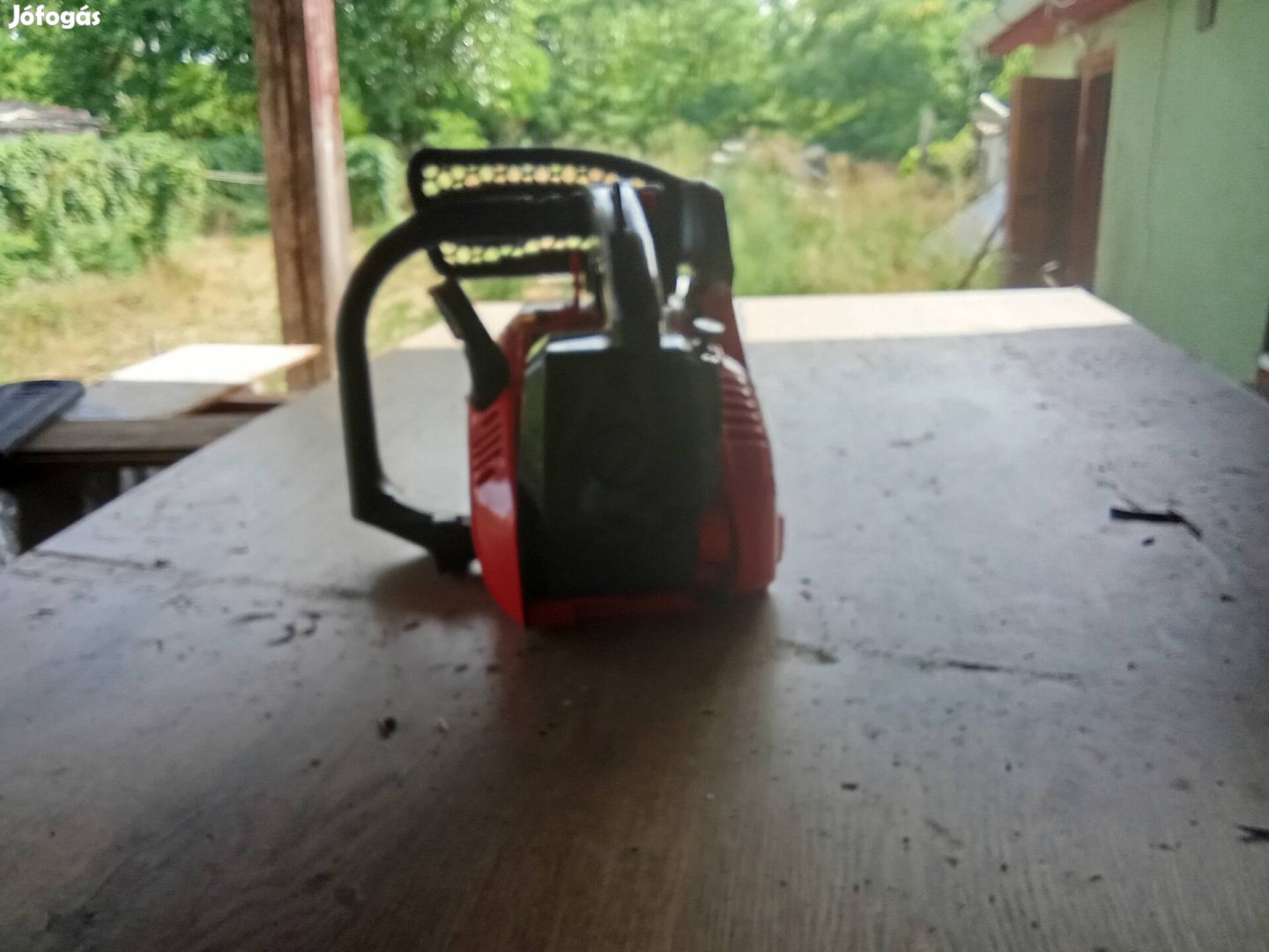 egykezes benzines láncfűrész 