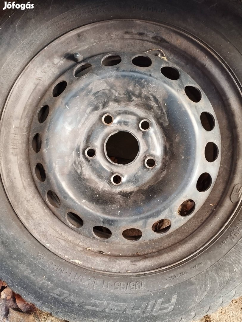 eladó 15"os téli gumi garnitúra 5x112