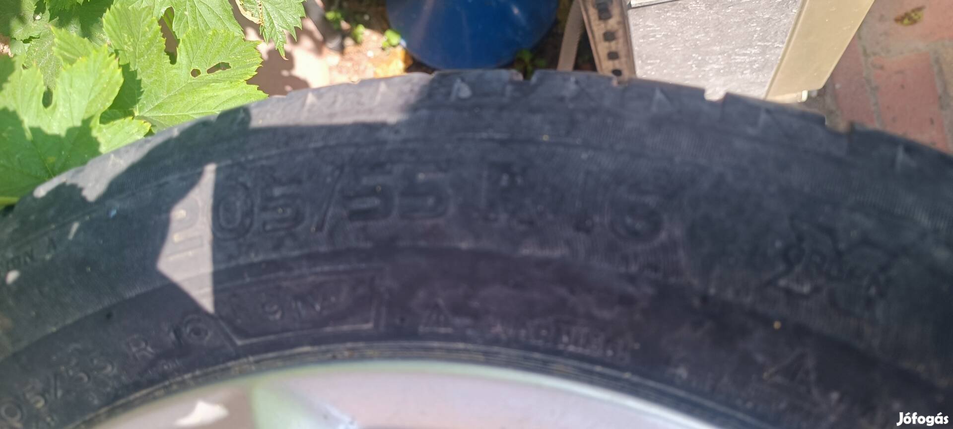 eladó 16 colos gyári peugeot garnitúra újszerű állapot
