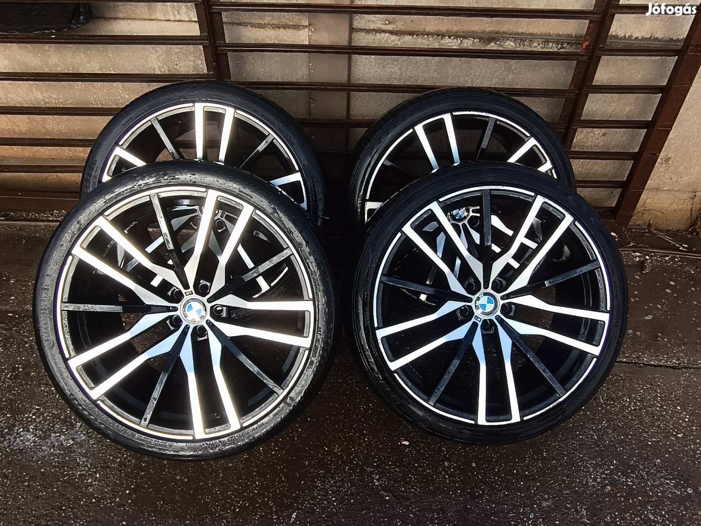 eladó 1 garnitúra nyári gumi+alufelni! BMW X6-ON volt!