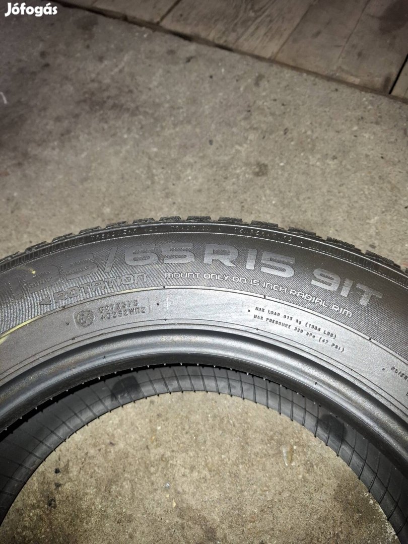 eladó 4 db nokian téligumi 195/65 r15 méretben