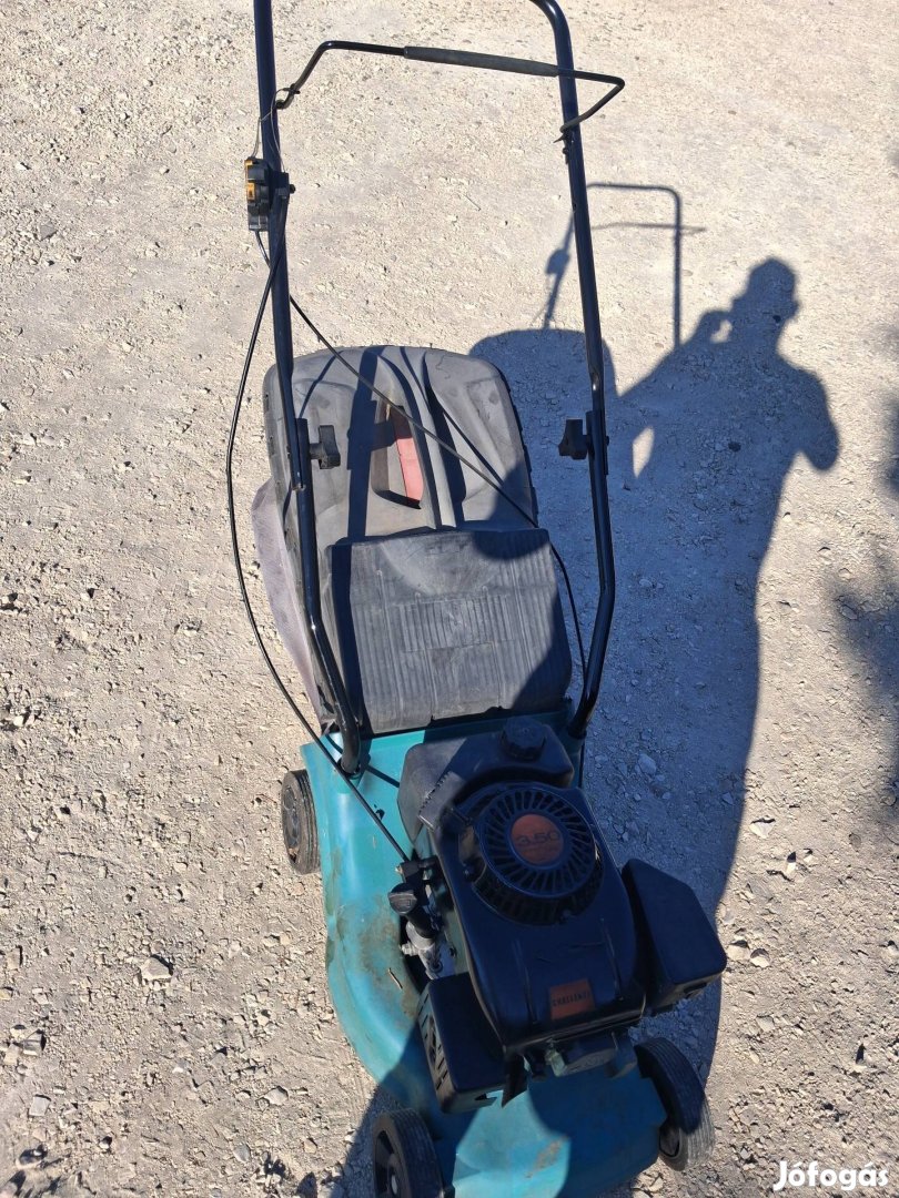 eladó 4ütemü fünyiró tökéletesen működik 