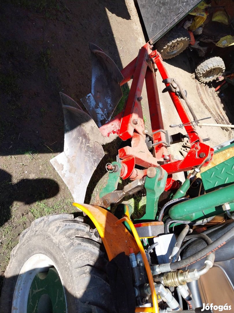 eladó Gyári Lengyel kettes eke újszerű állapotban traktor kistraktor