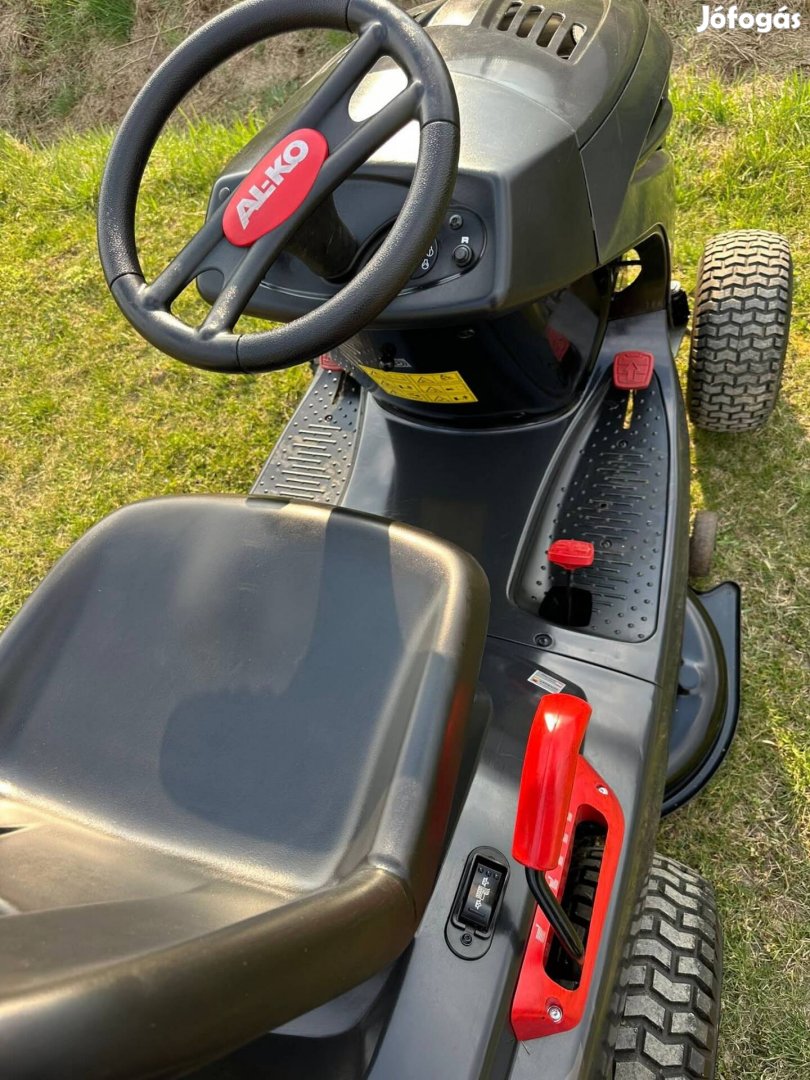 eladó fűnyíró traktor garanciával