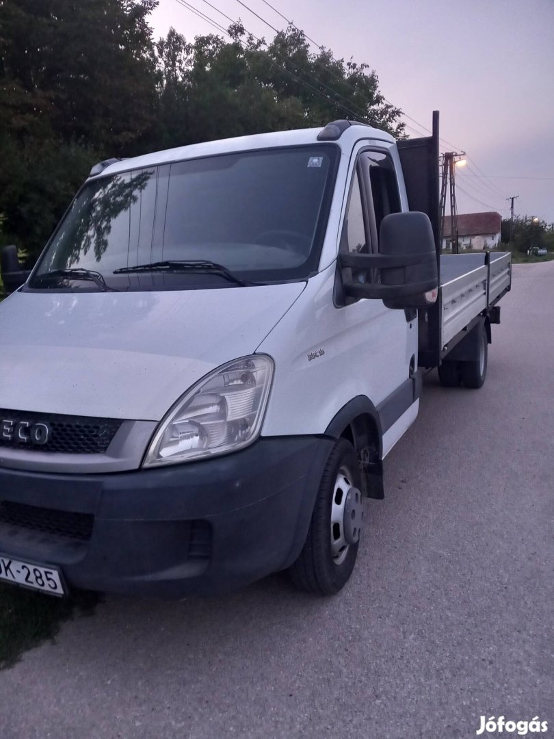 elado  iveco daily 