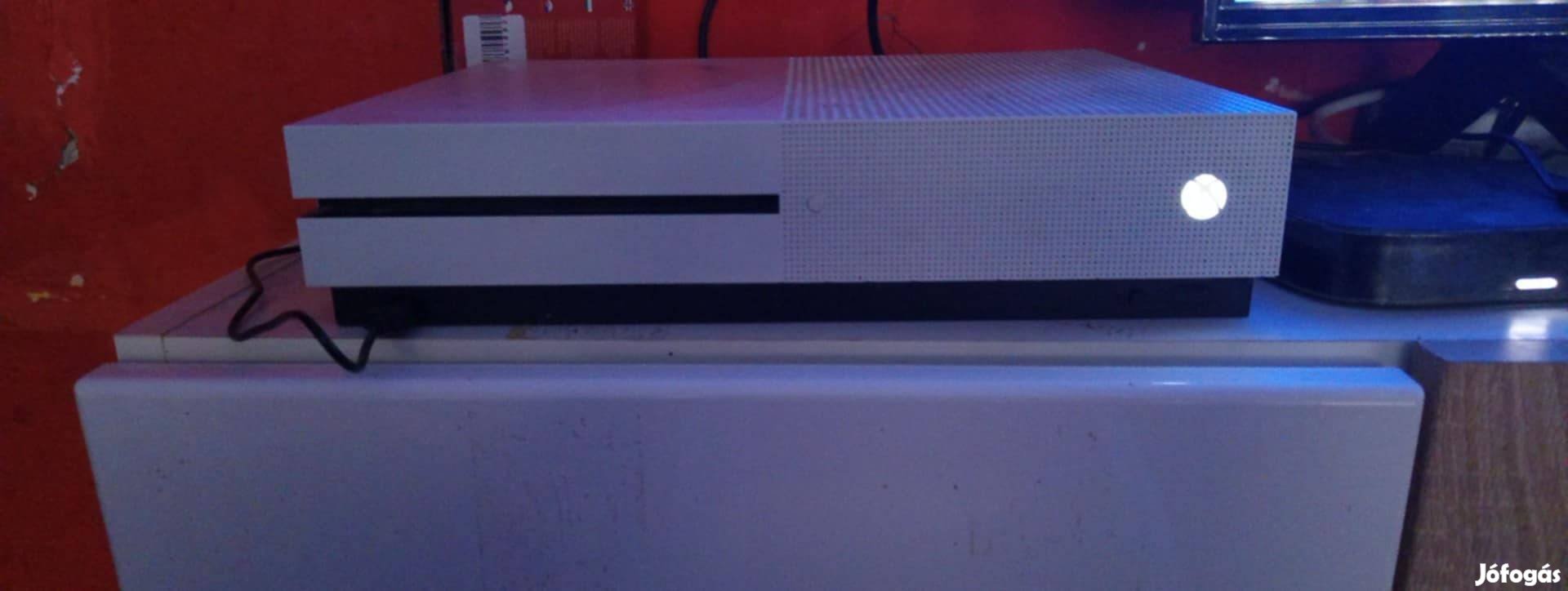 eladó a képen látható Xbox one s 500gb fiokal együtt 2 joyal. 