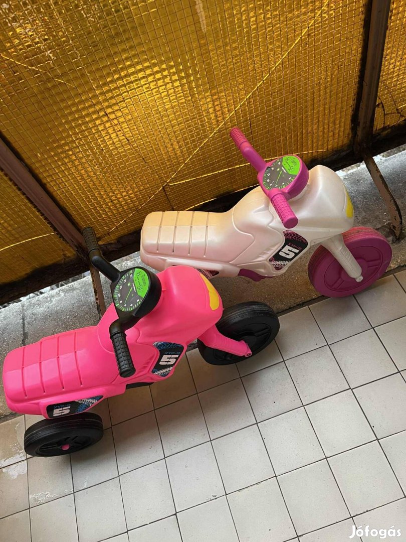 eladó a képen látható kis motorok