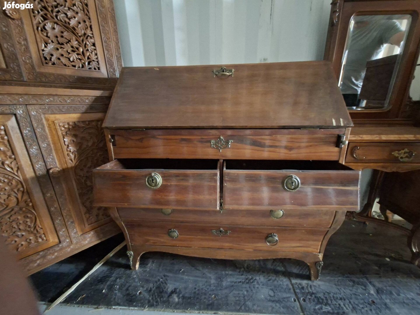 eladó antik bútor