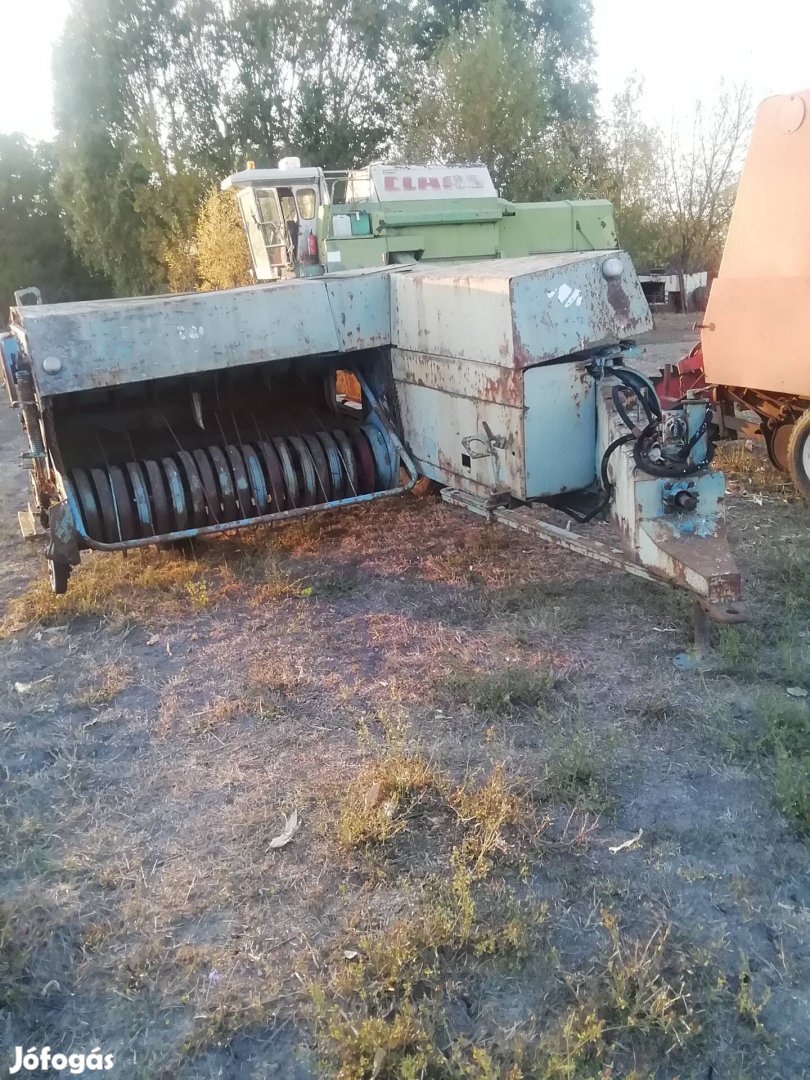 eladó bálázó eggybe vagy bontva 