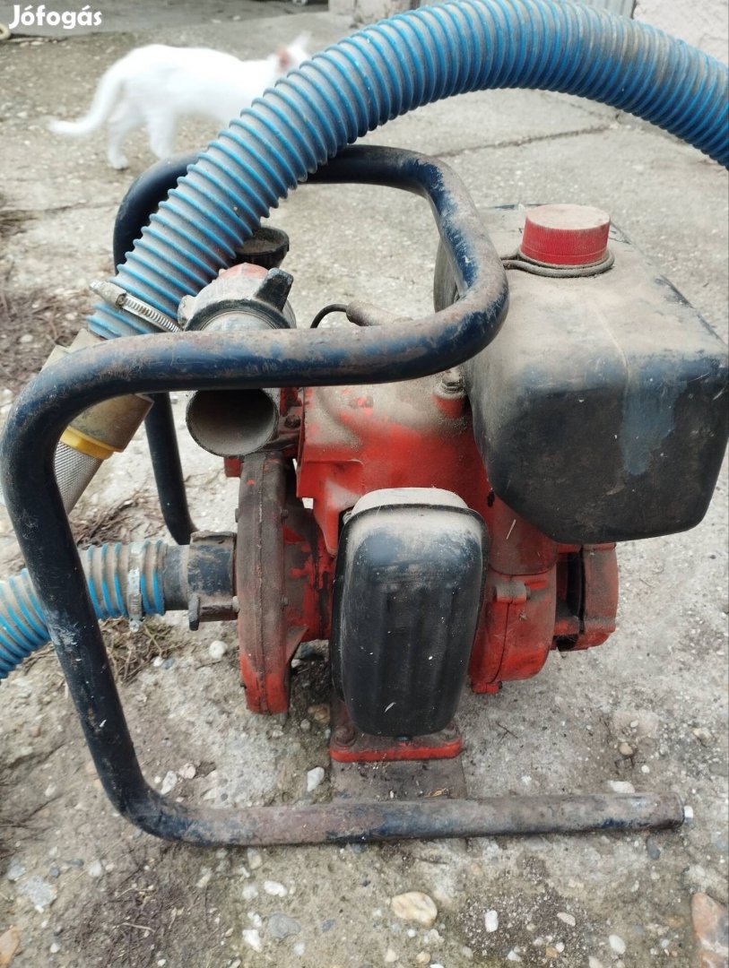 eladó egy benzinmotoros szivattyú lábszeleppel együtt