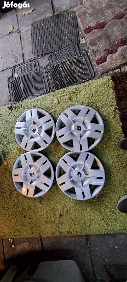 eladó egyedi renault R15 dísztárcsa szett.