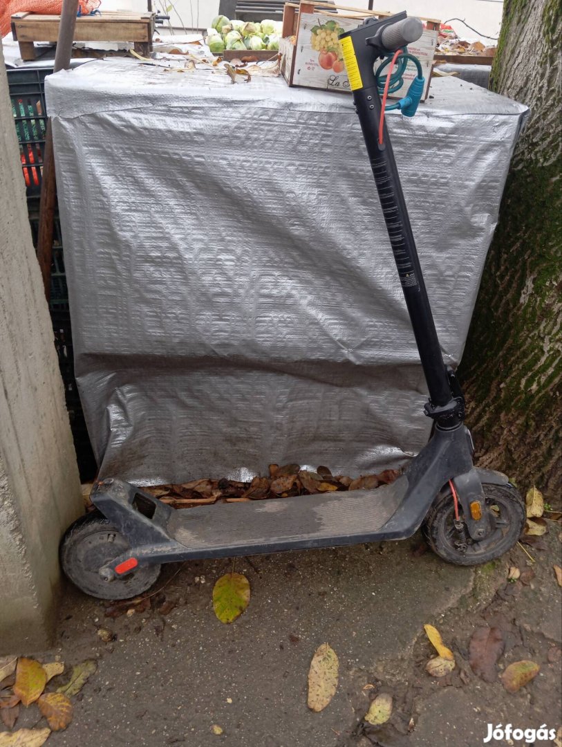eladó elektromos roller 100.000 Ft de  kicsit alkudható 