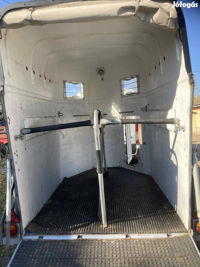 eladó kettes böckman lószállító 