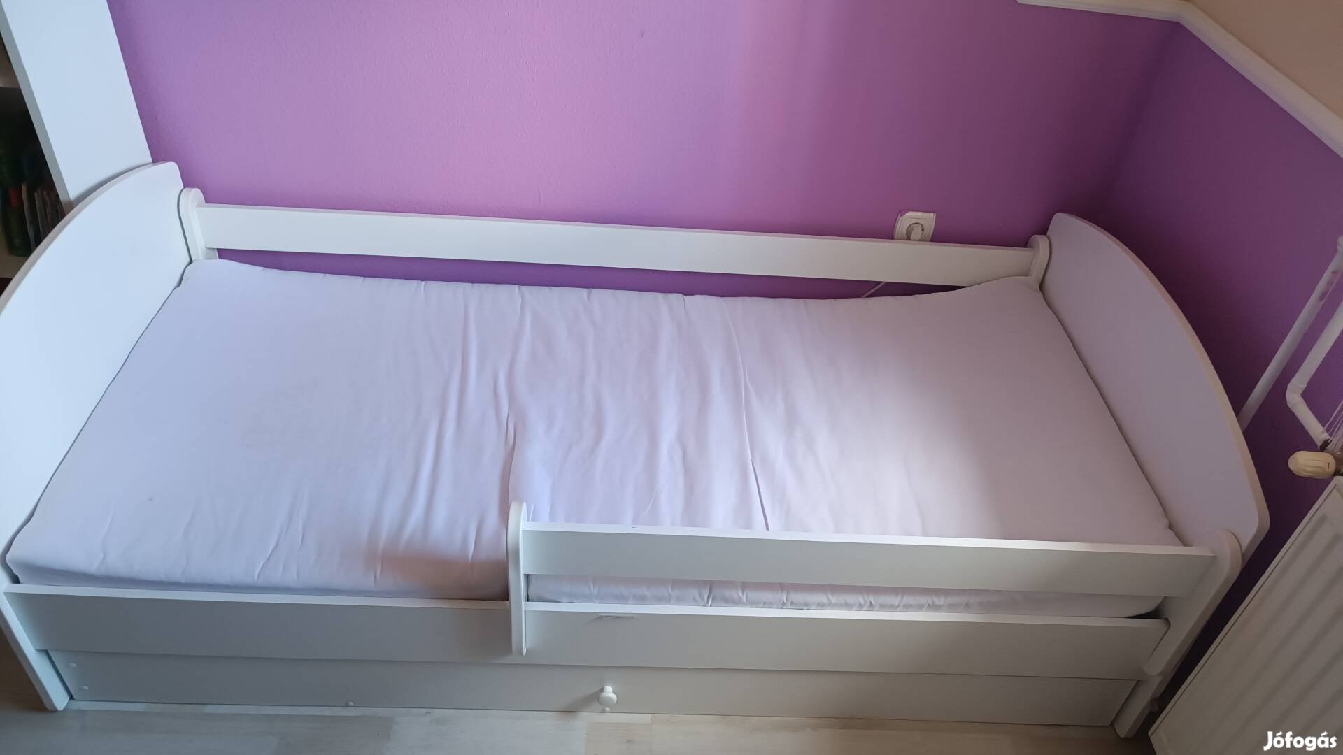 eladó keveset használt 80x180-as gyerekágy