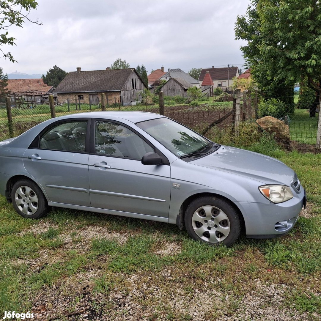 eladó kia cerato