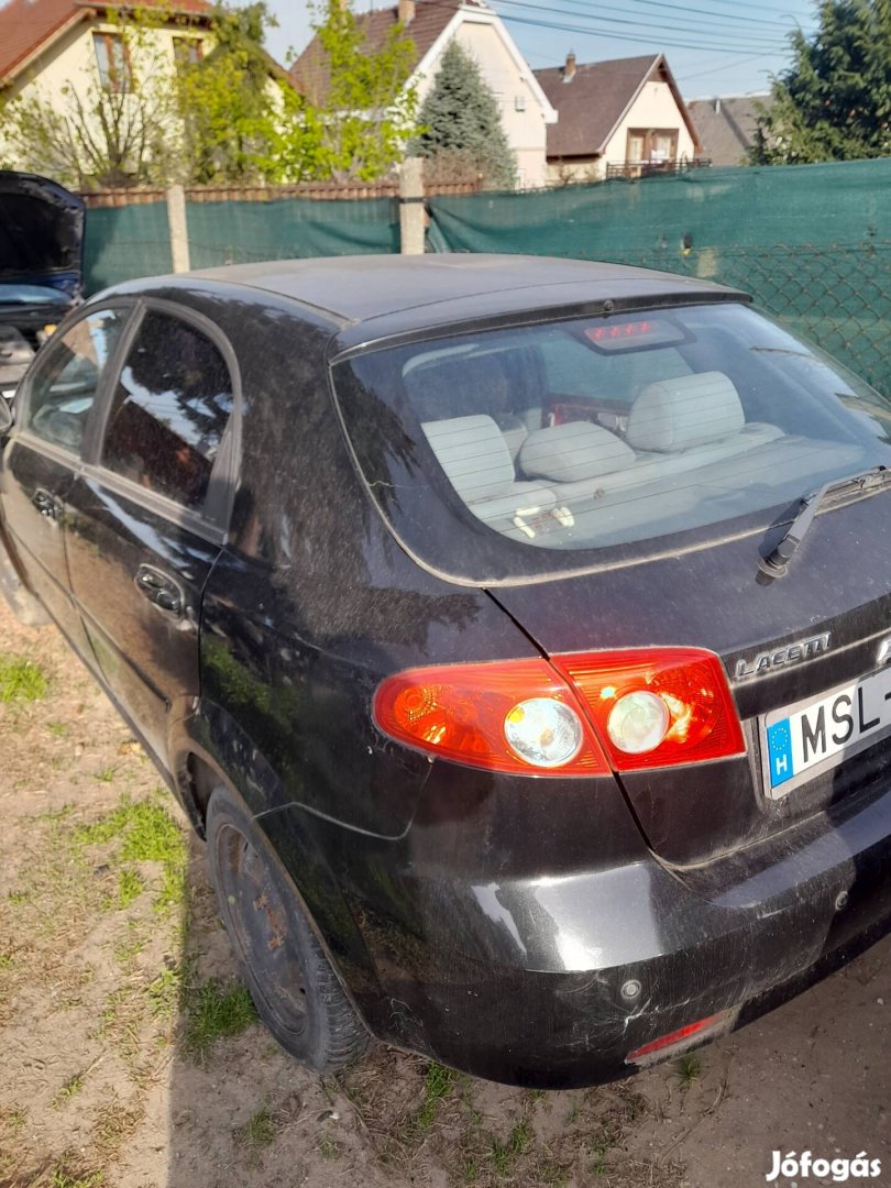 elado lacetti 1.4 16 alkatrészek