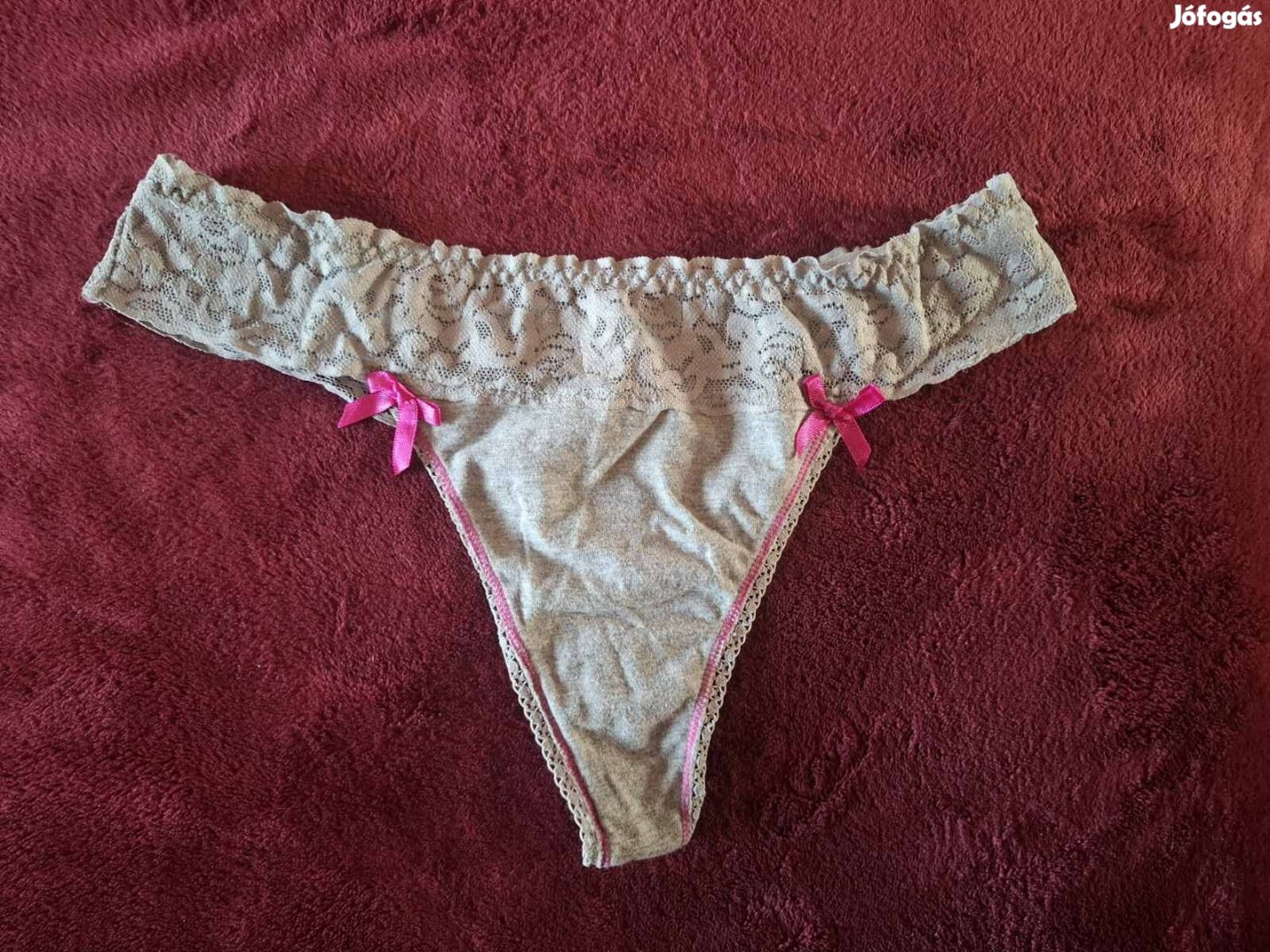 eladó nöi alsónemű
