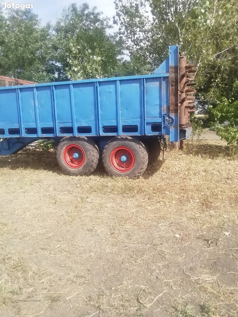eladó szóró trágyaszórók T088 