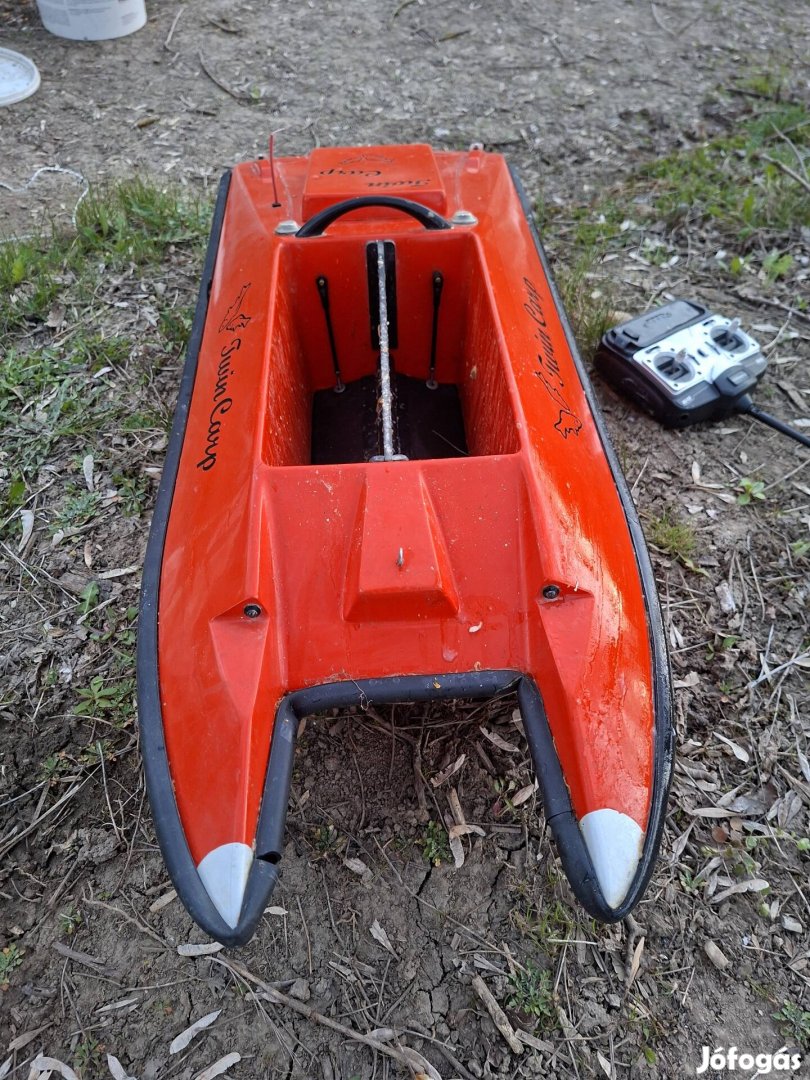 eladó twin Carp etetőhajóm