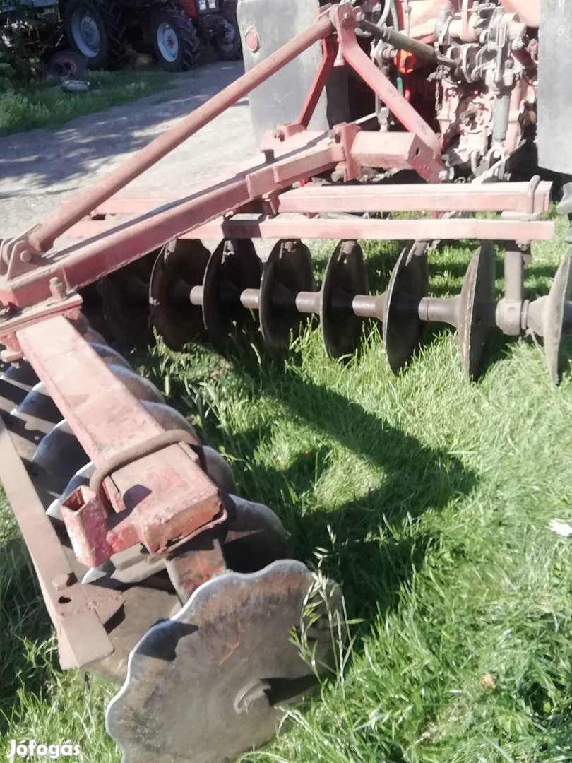 eladó v tárcsa traktor után 