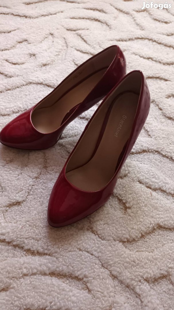 elegáns női cipők 37-es méretben