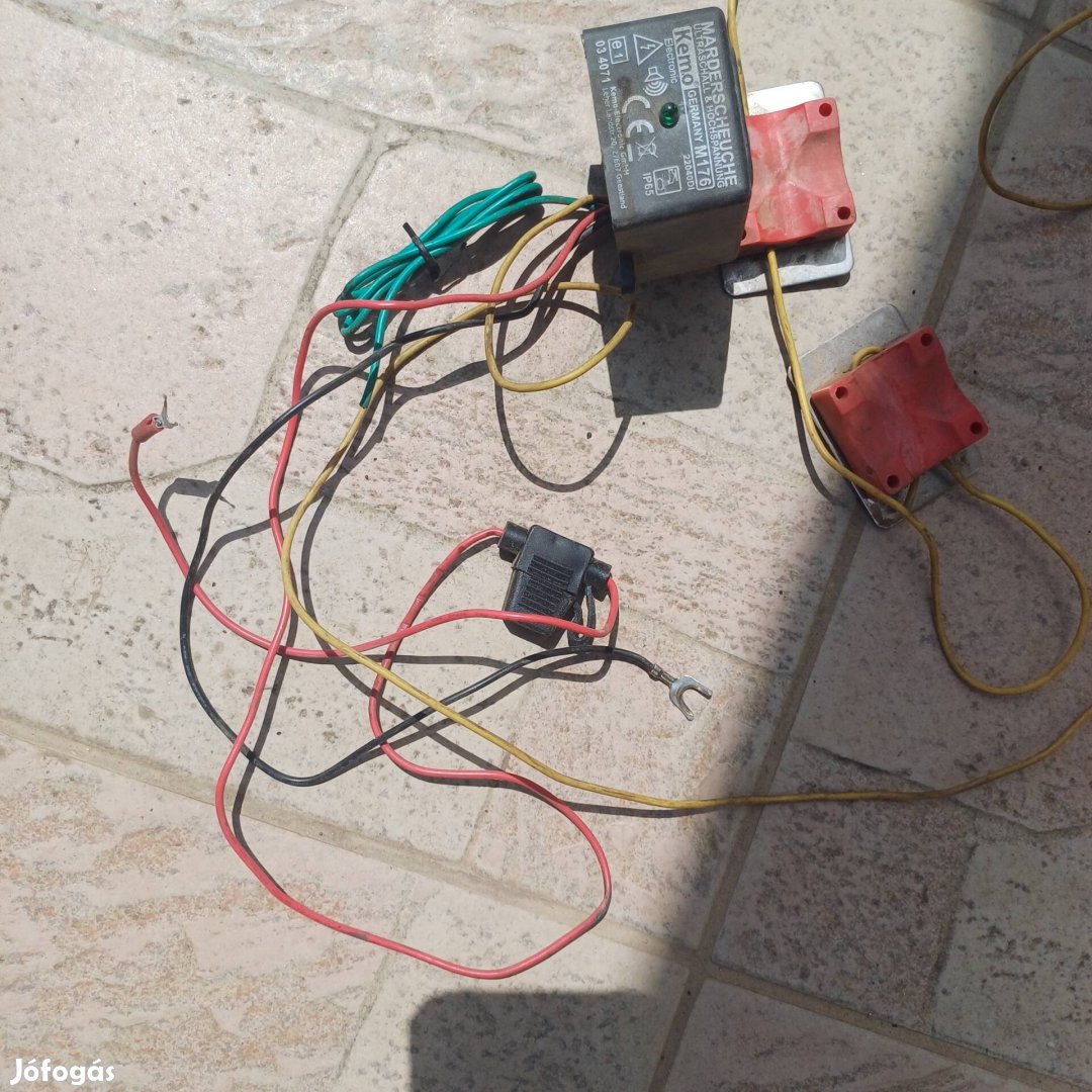 elektromos nyestriasztó autóba