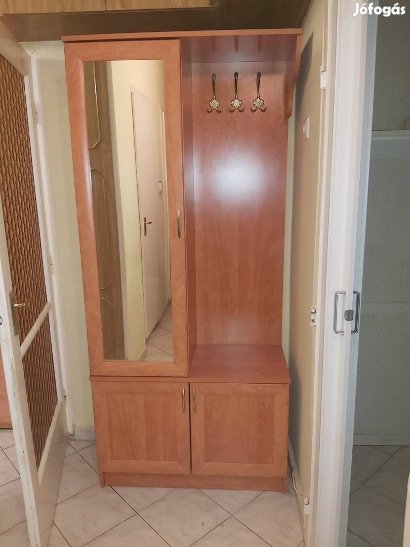 előszoba szekrény
