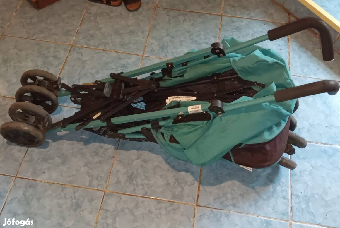 esernyőre csukható baba kocsi