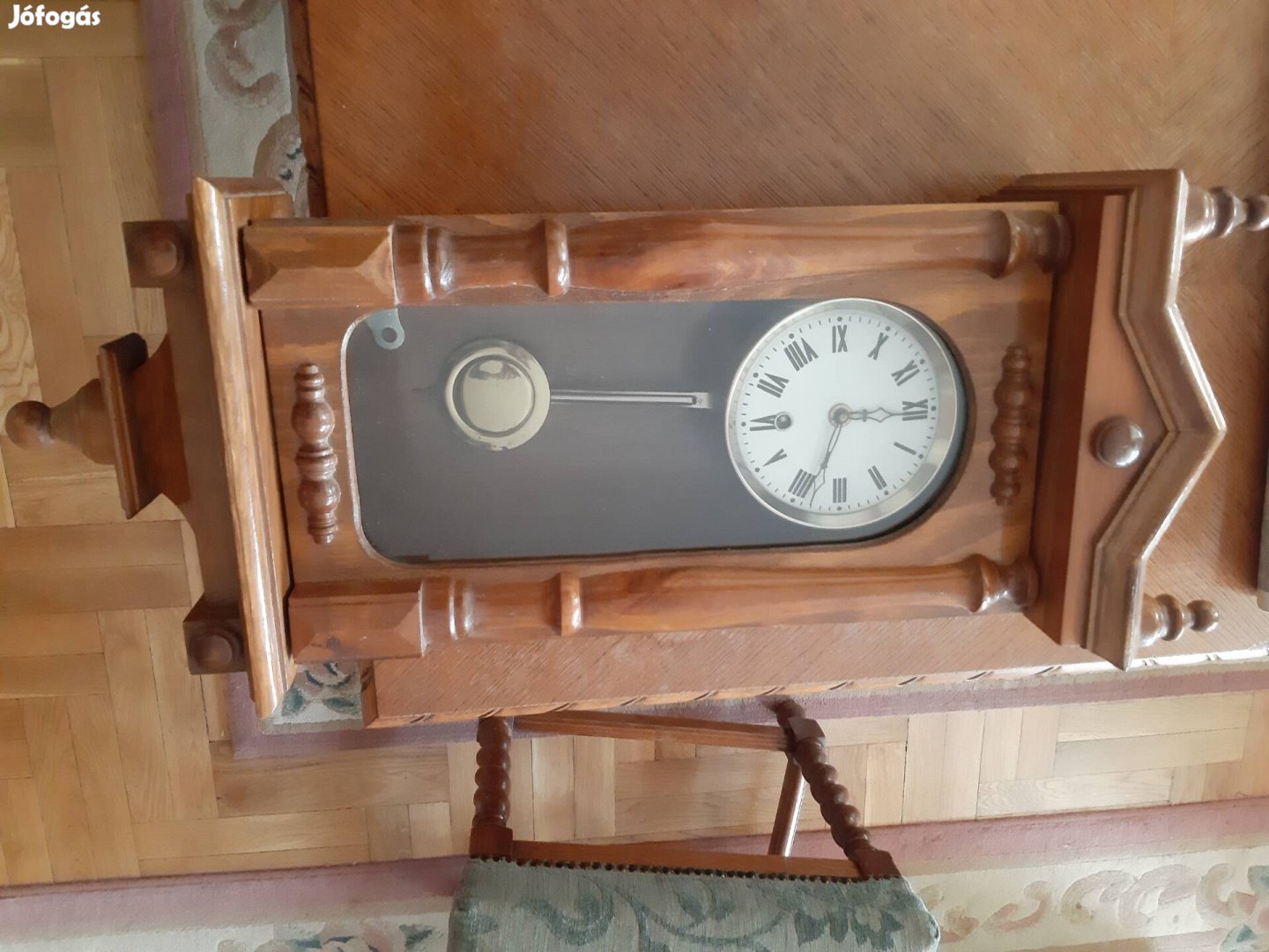 falióra,megkímélt állapotban,kulccsal eladó