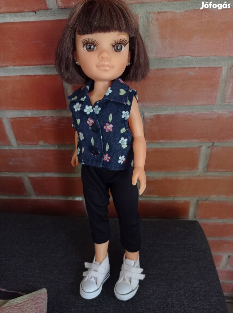 famosa 40 cm-es baba