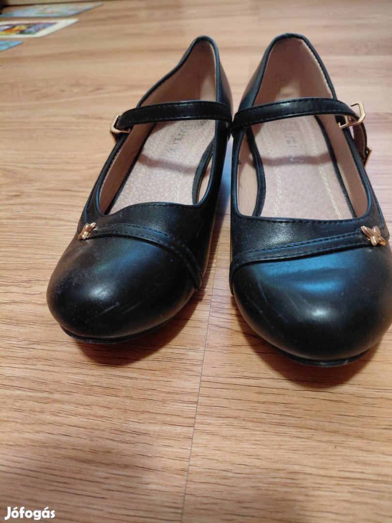 fekete alkalmicipő 36 os méret