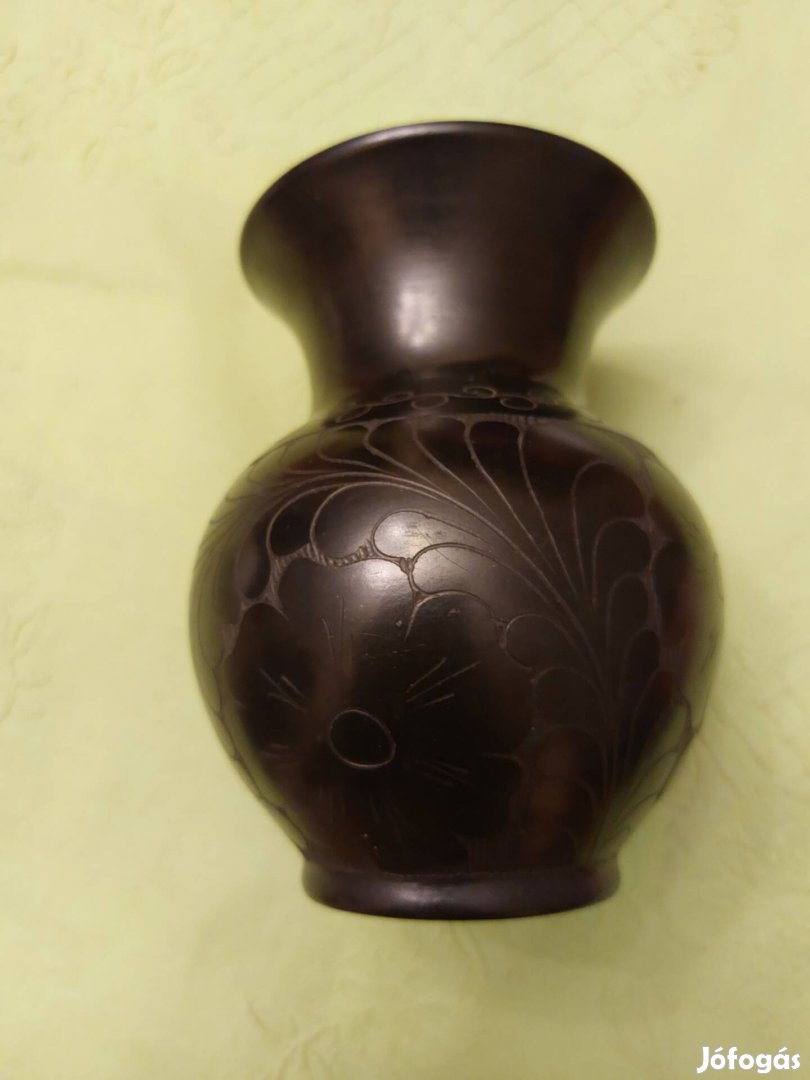 fekete kerámia hasas váza