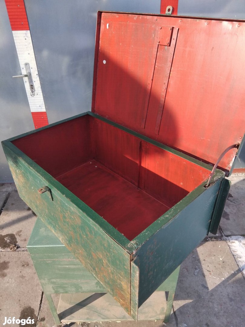 fém lemezláda 76,5cm31cm46,5cm