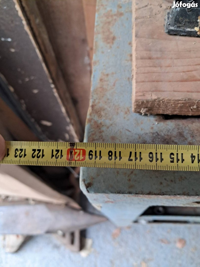 fém satupad Veszprémben