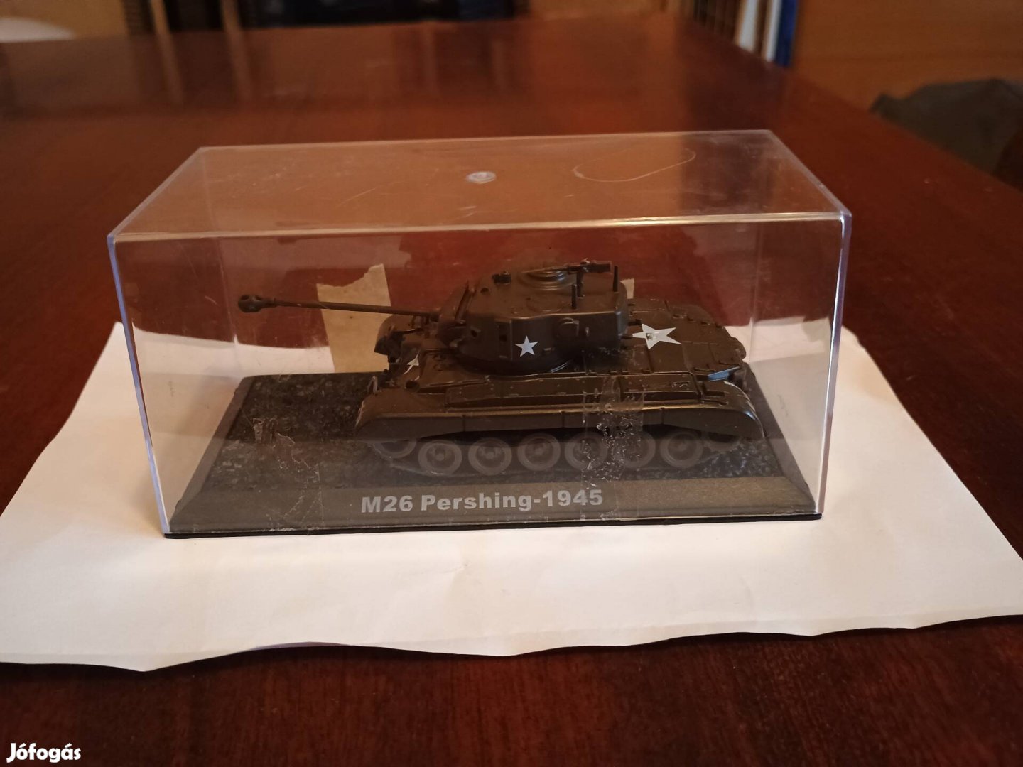 fém tank modell