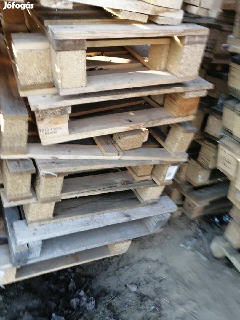 fém vödör, és kerti butor