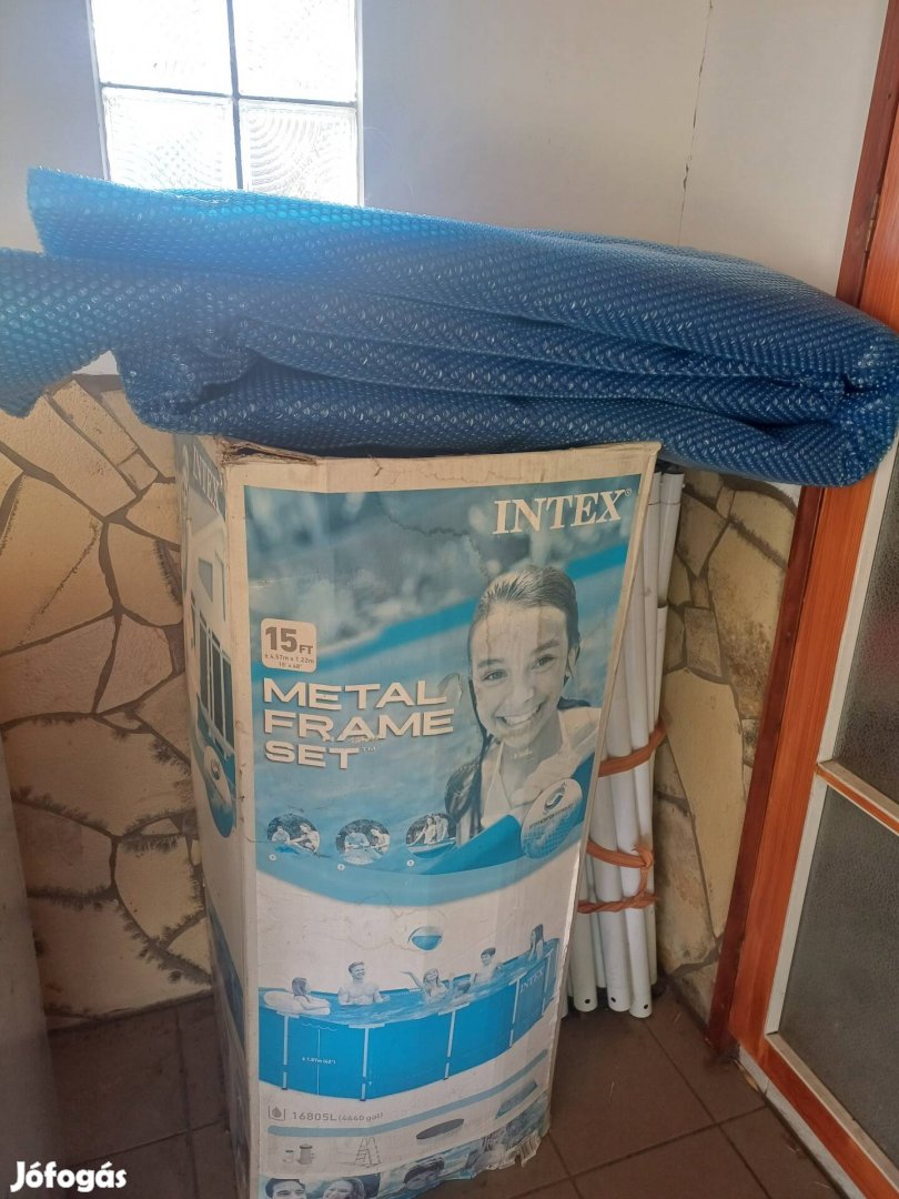 fémvázas medence