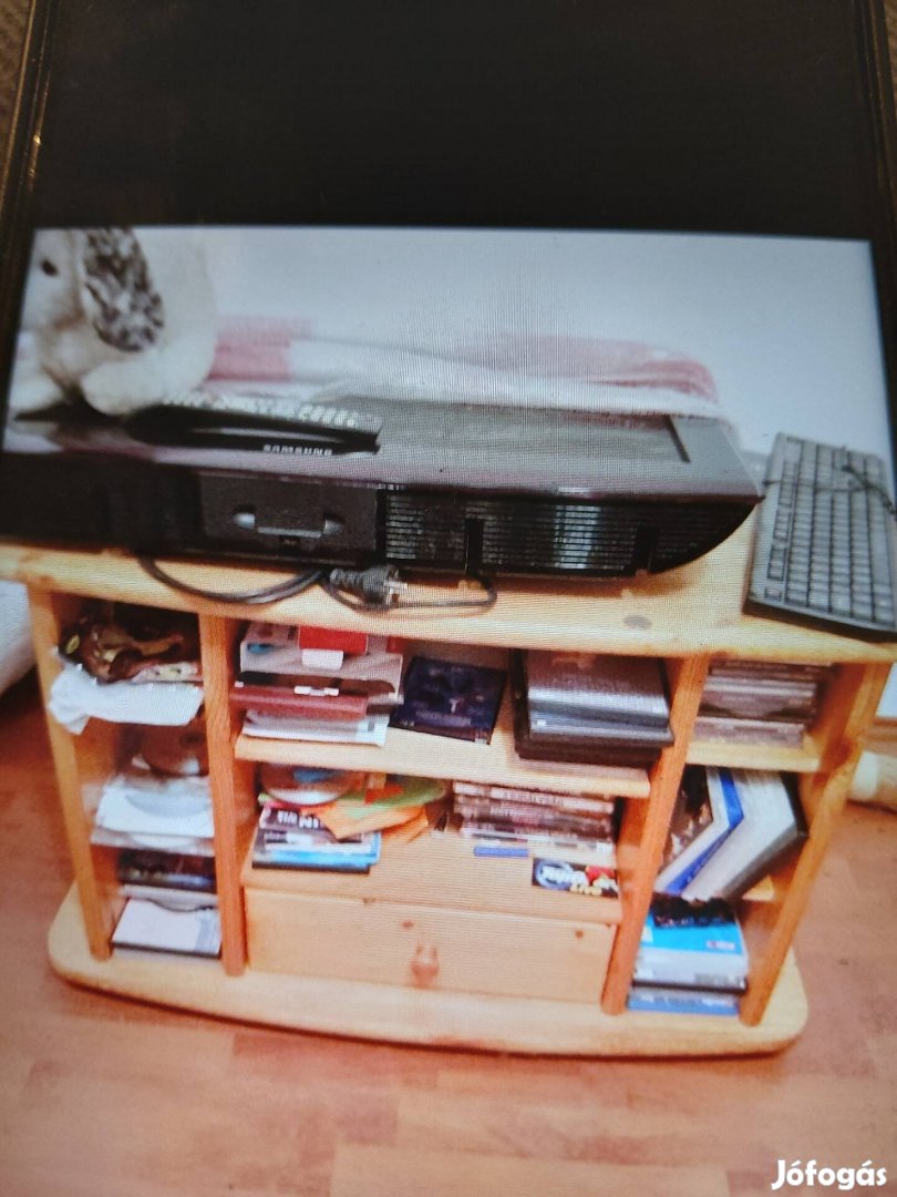 fenyő tv állvány 
