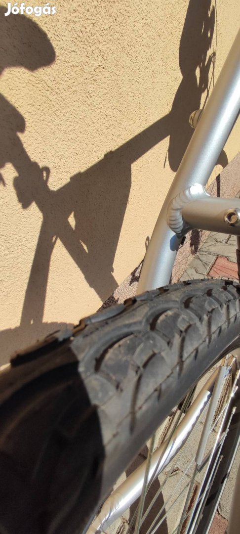 férfi kerékpár bicikli 28-as kerék 56 cm váz új állapotban