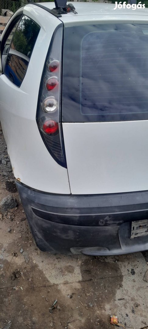 fiat punto hátsó lámpa eladó 