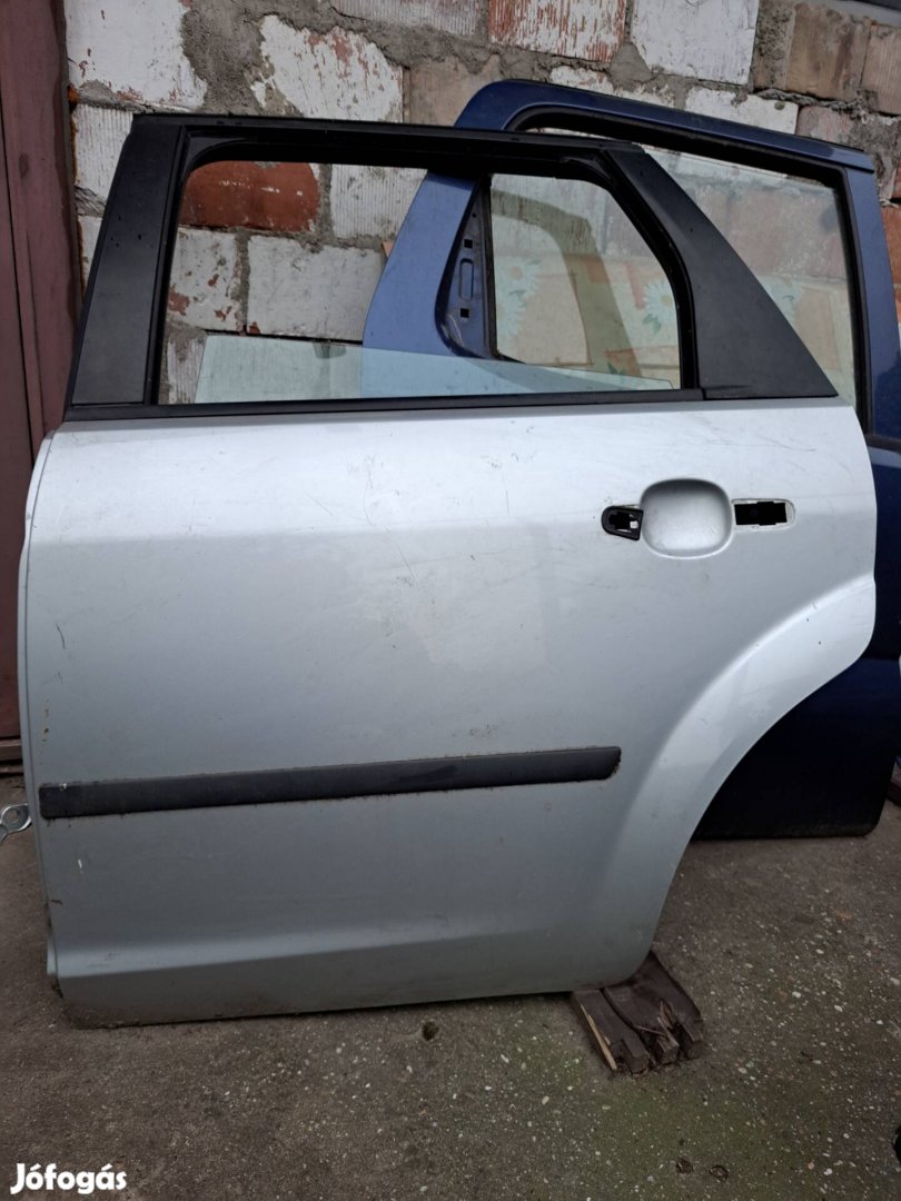 ford focus bal hátsó ajtó