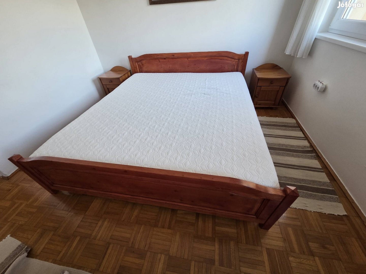 franciaágy matraccal éjjeliszekrénnyel ágyneműtartóval eladó