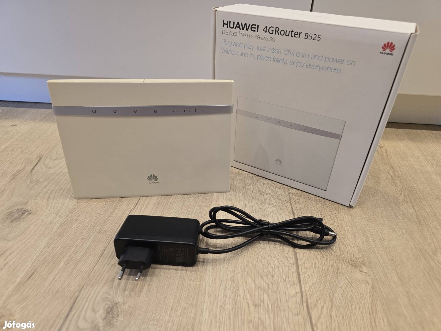 független Huawei B525S-23A sim kártyás, független asztali 4G router