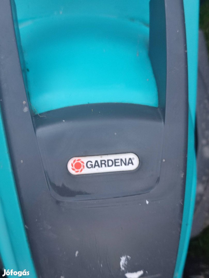 fűnyíró ,működőképes,fugyujto tartóval.