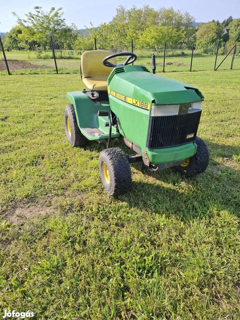 fűnyíró traktor john deere fünyírótraktor