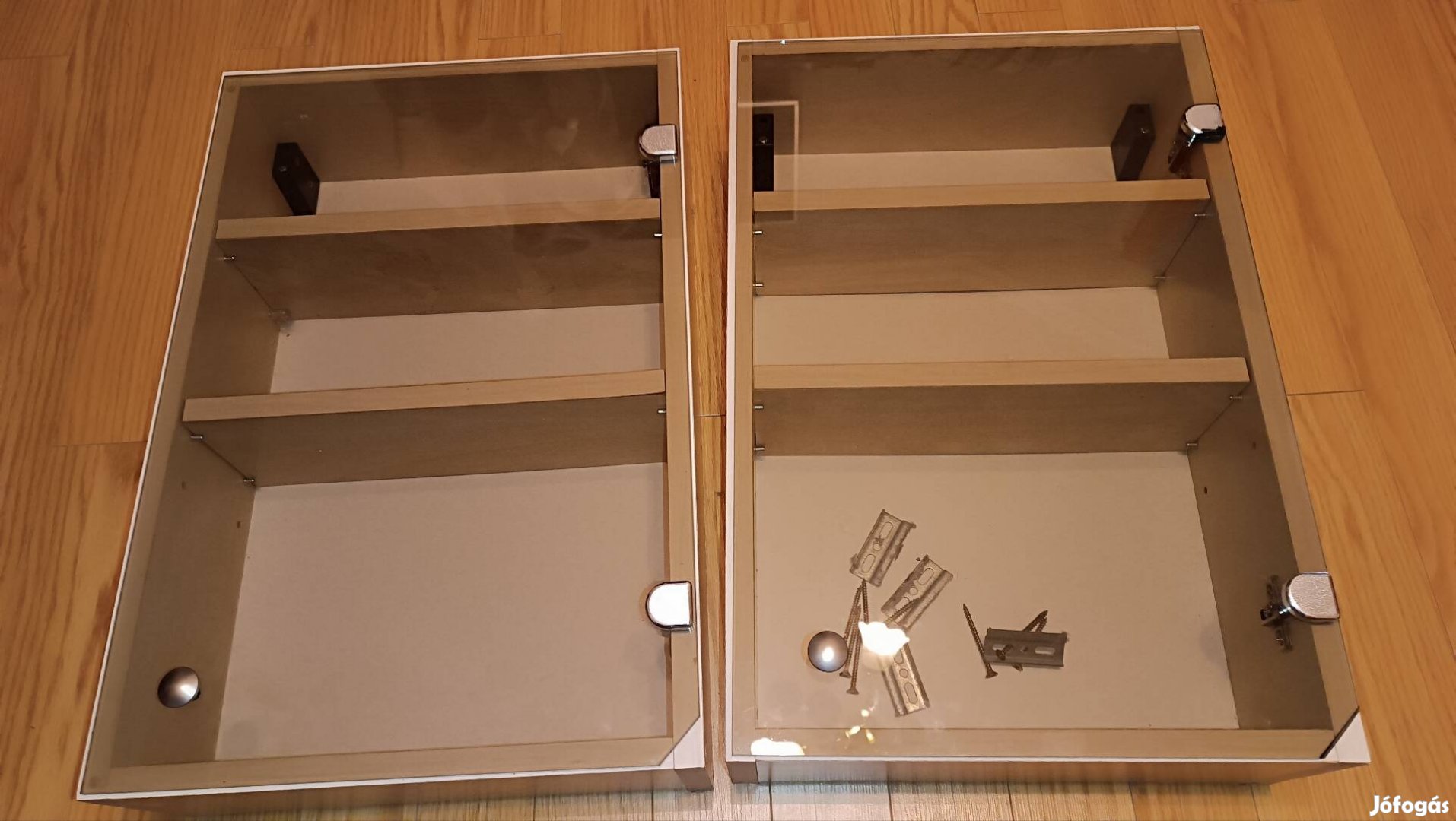 fürdőszoba smink könyves polc szekrény