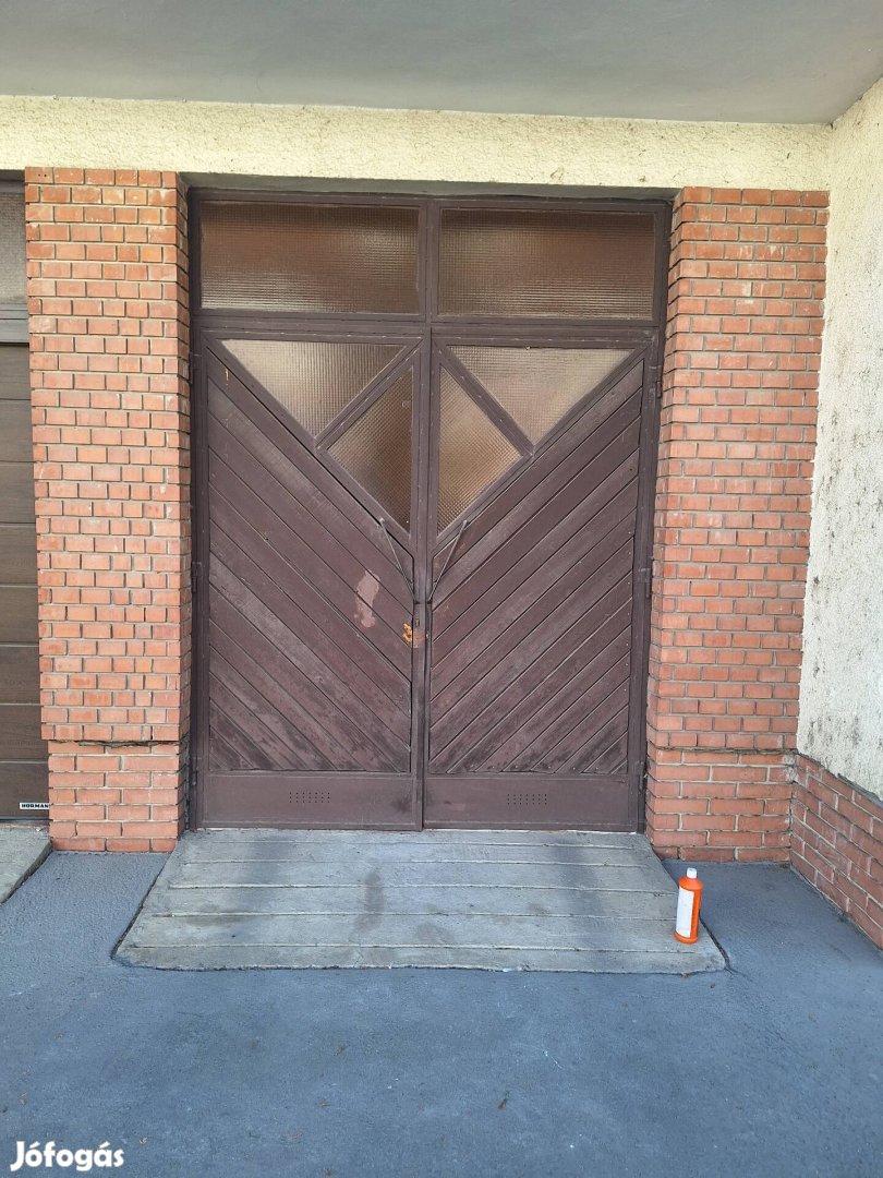 garázs ajtó