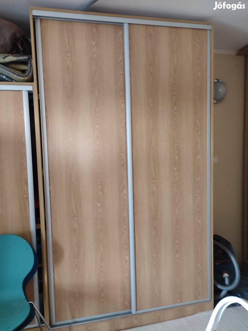 gardrób szekrény
