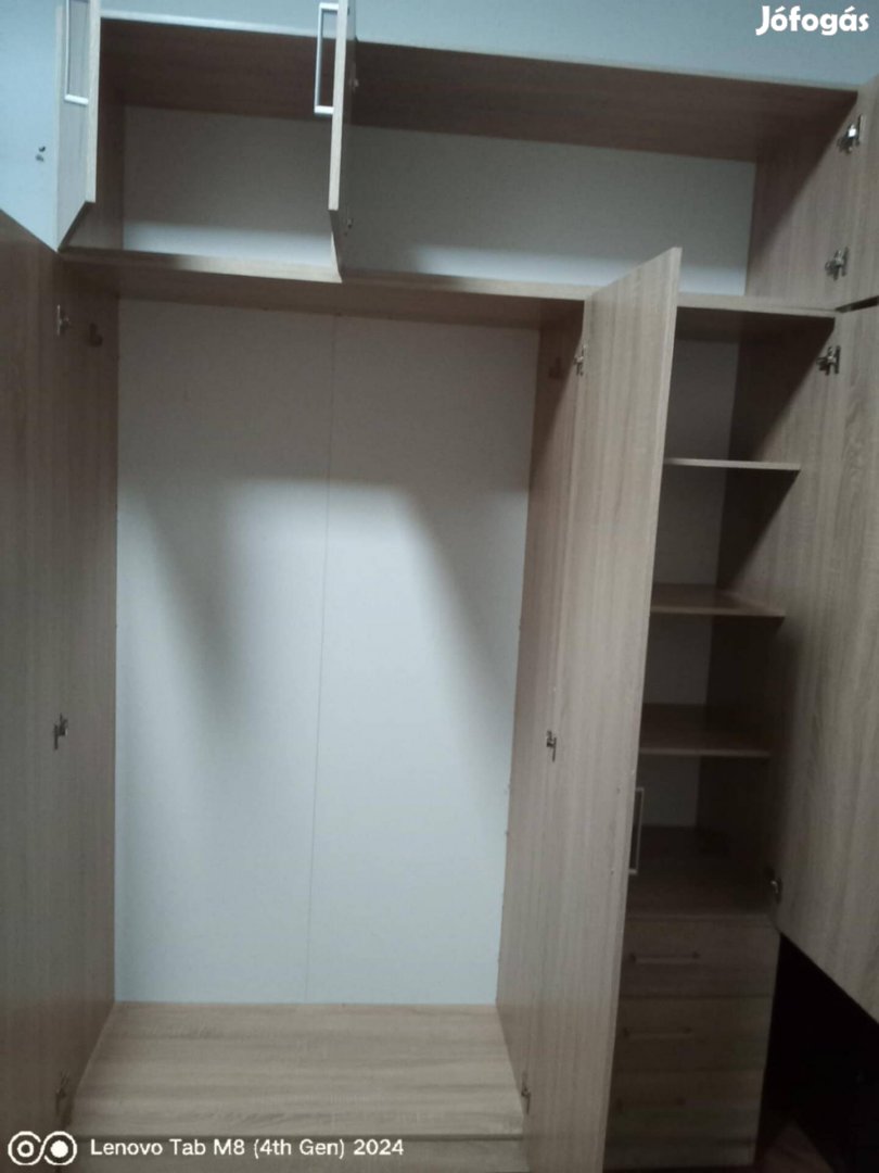 gardrób szekrény 