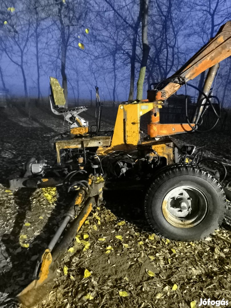 gép Uhz  7,50 markoló!